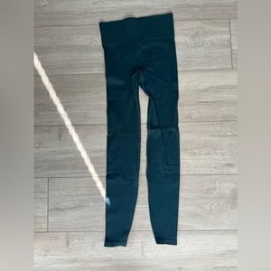 Aritzia-The group by babaton leggings
